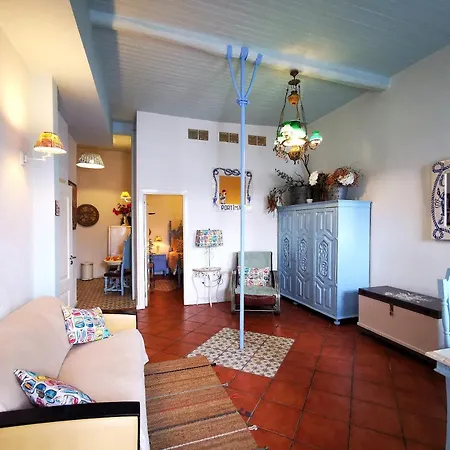 'sardinha' Charming Portuguese Style For Rent 'vida A Portuguesa' Local Apartment *