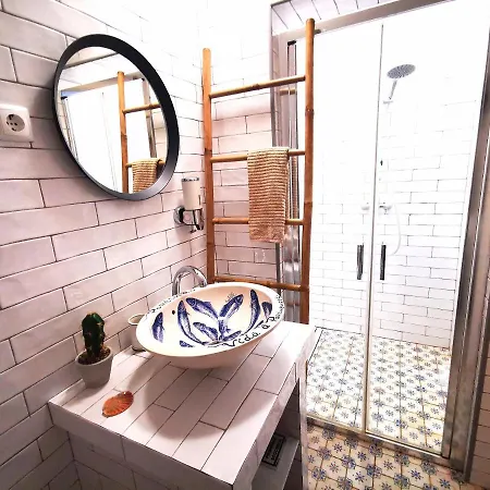 'sardinha' Charming Portuguese Style For Rent 'vida A Portuguesa' Local Apartment